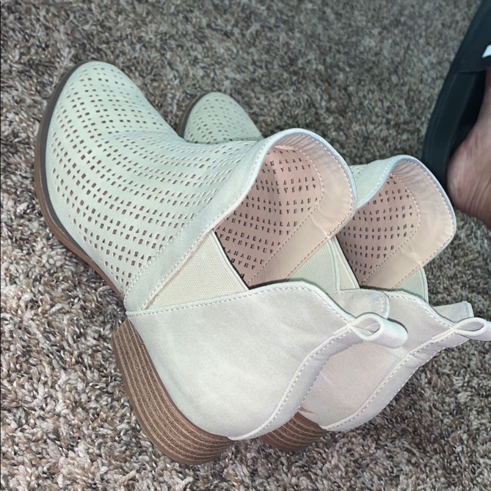 Brown booties - Picture 3 of 3